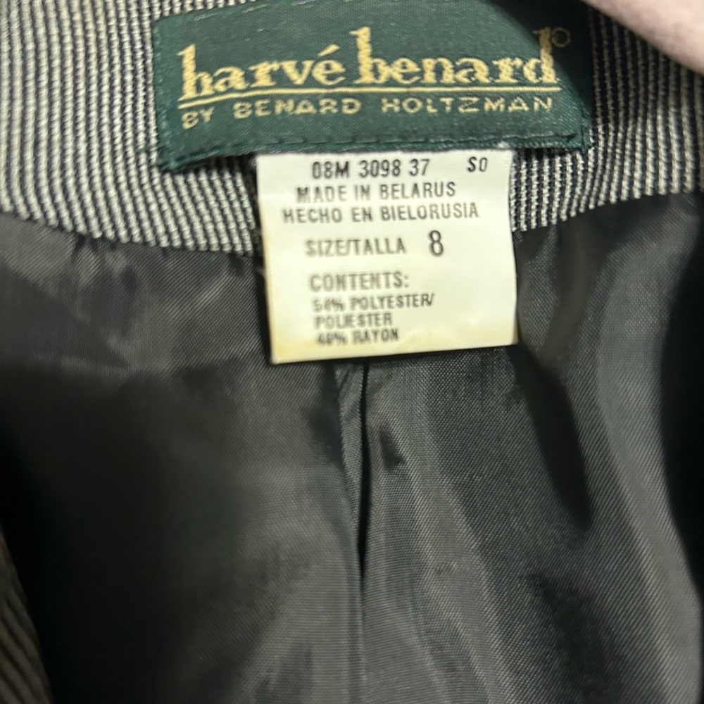 Harve Benard Vest and Blazer - Picture 7 of 8